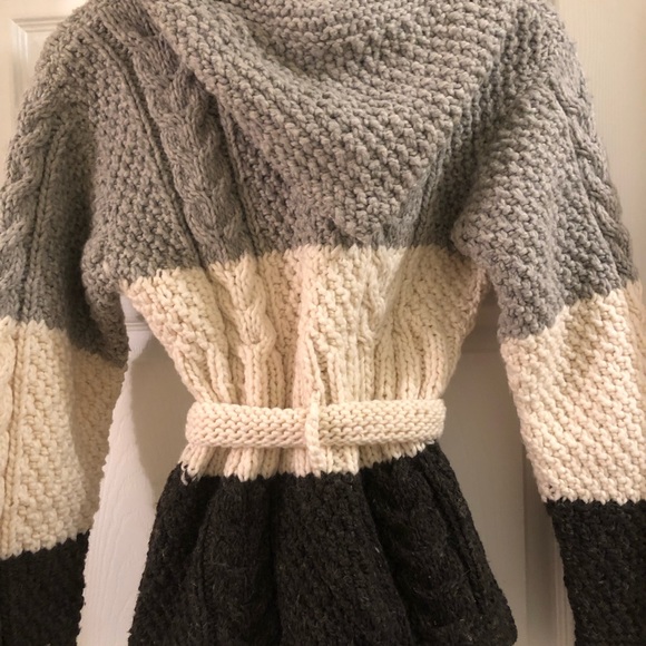 Handmade Ecuadorian Wool Sweater Jacket. - Picture 8 of 15